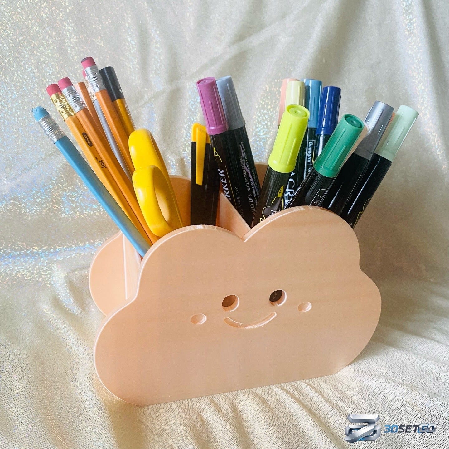 Dreamy Desk Buddy Pen Stand